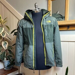The North Face Men's Two-Tone Green Performance Jacket